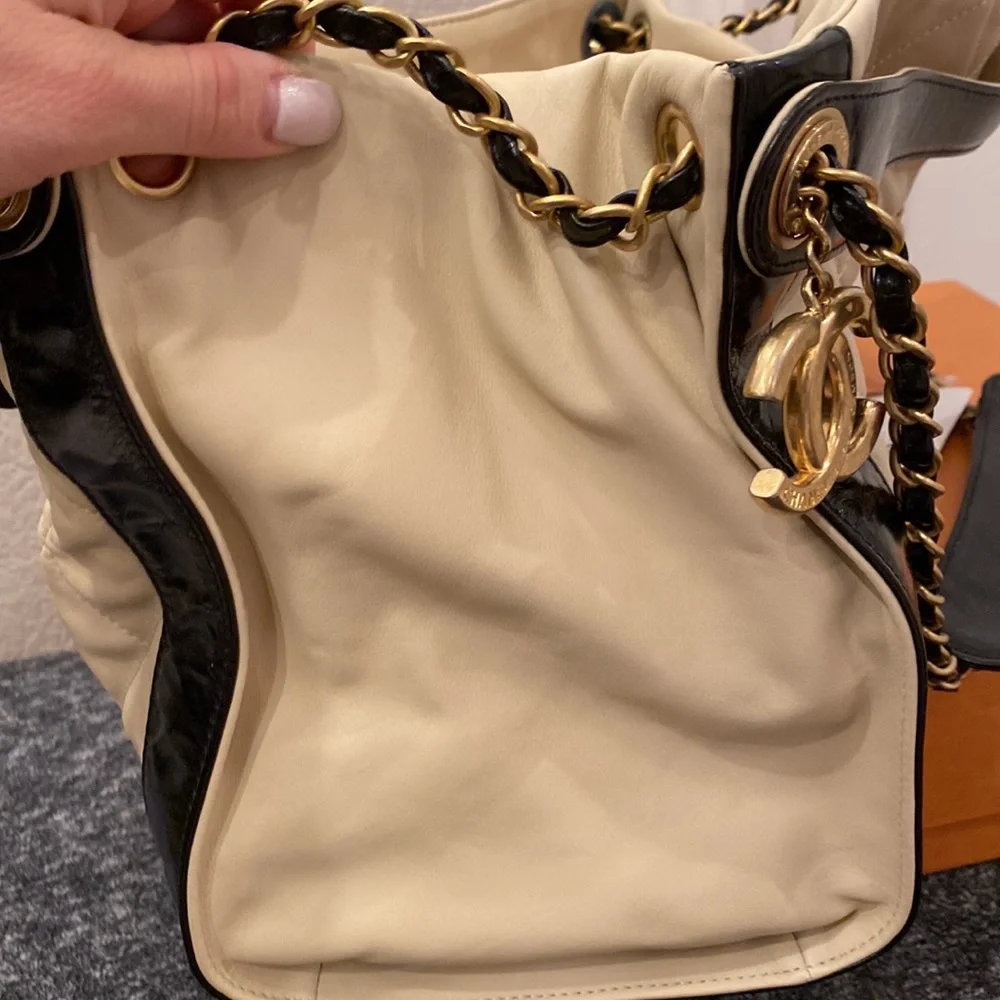 ❌SOLD❌ Auth. Chanel NWT Black & Beige CC Shoulder Bag - Picture 8 of 16